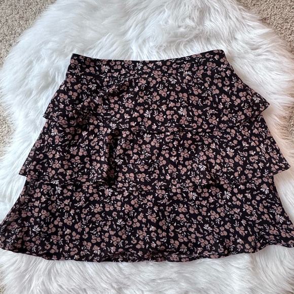 Altar’d State Size XS tiered floral skirt - Picture 2 of 8